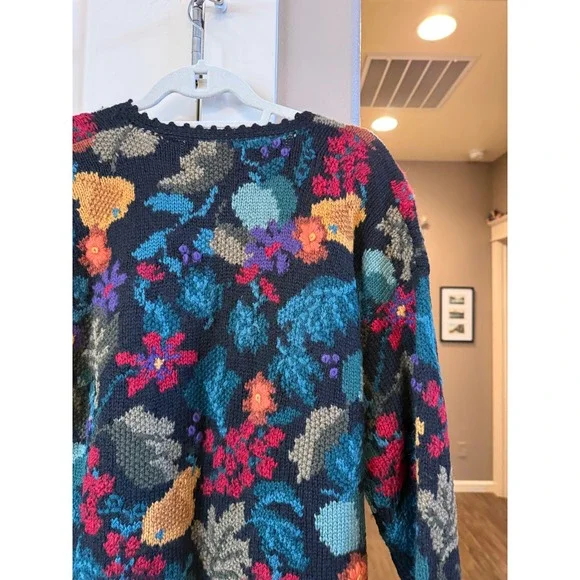 Vtg Signature by Northern Isles M Handknit 100% Wool Colorful Cardigan Sweater - Picture 10 of 11